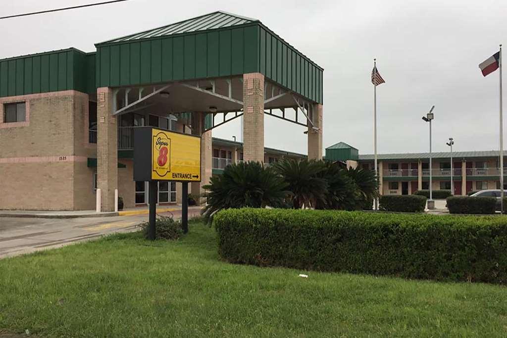 Hotel Super 8 By Wyndham Seguin Exterior foto