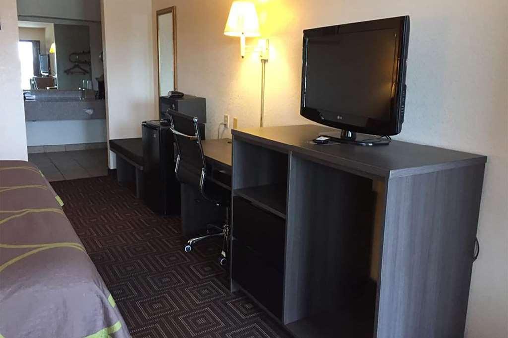 Hotel Super 8 By Wyndham Seguin Habitación foto