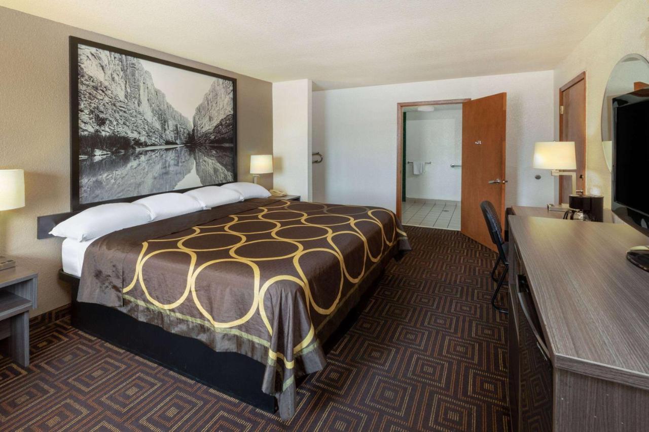 Hotel Super 8 By Wyndham Seguin Exterior foto
