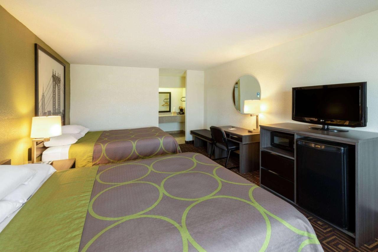 Hotel Super 8 By Wyndham Seguin Exterior foto