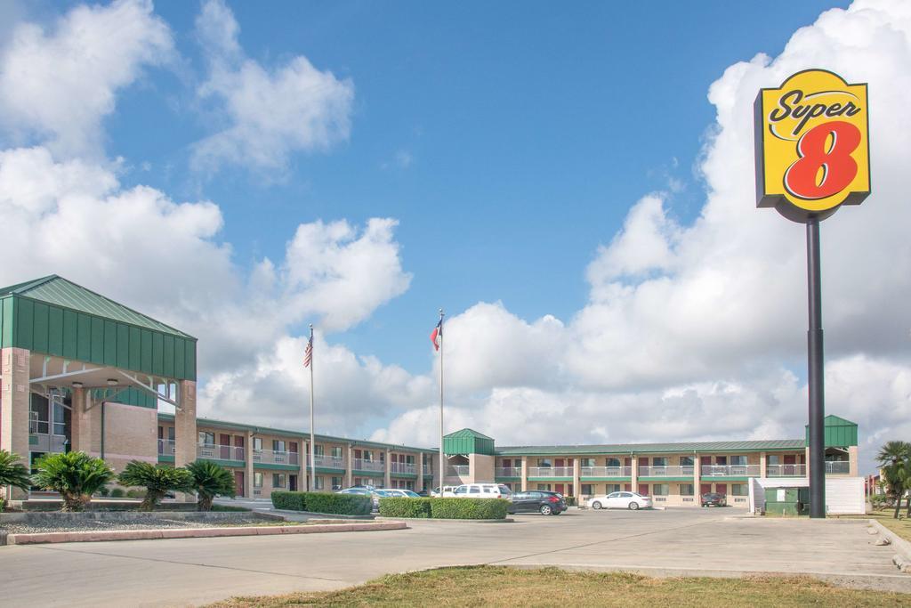 Hotel Super 8 By Wyndham Seguin Exterior foto