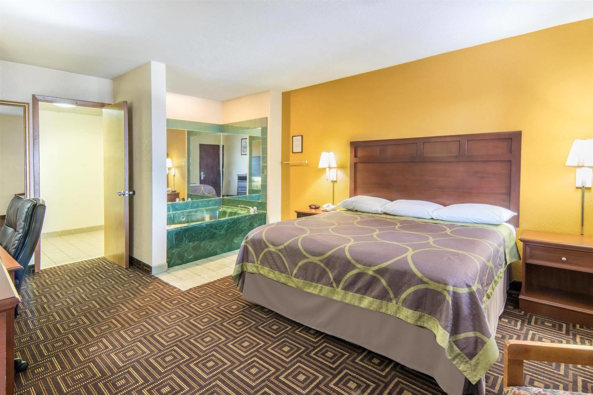 Hotel Super 8 By Wyndham Seguin Exterior foto