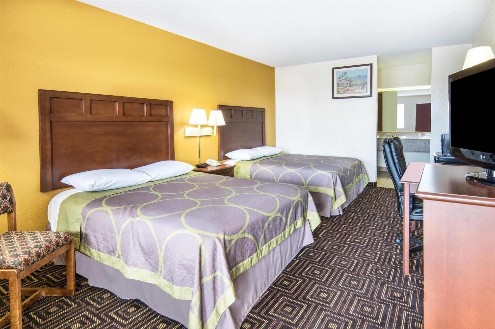 Hotel Super 8 By Wyndham Seguin Exterior foto